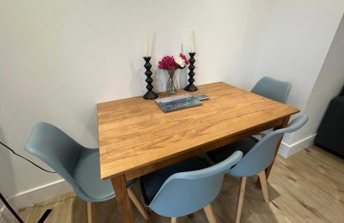 London Luton Airport Luxury Midland Apartments - GATED PARKING - Balcony - Sleeps 4 - Foto 3