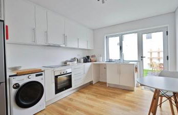 Ocean Breeze Apartment with a pleasant Patio - Photo 4