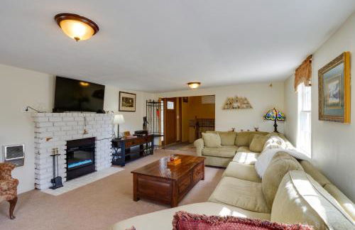 Empire Vacation Rental with Fire Pit and Gas Grill! - Foto 6