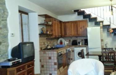 Refurbished 3 Bedroom Farmhouse in Emilia - Photo 30