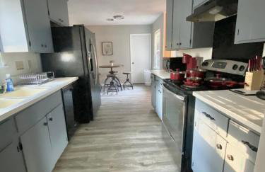 Sweet Home Alabama 4BR 2BA oasis with pool WI-FI - Foto 32