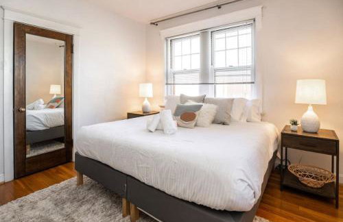 Hyde Park Comfort with Office Near Everything - Photo 15