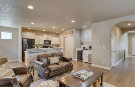 Old Mill Getaway by Avantstay Private Backyard w/ Hot Tub - Foto 12