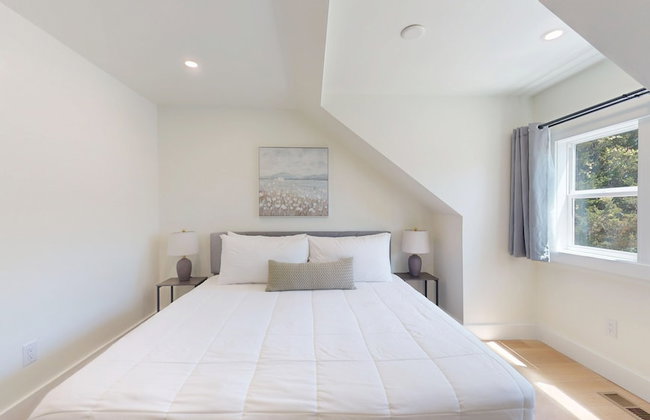 Coastal Estate - Photo 13