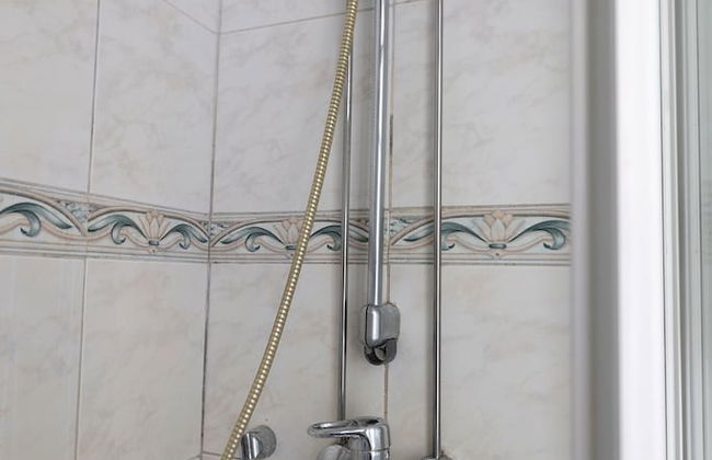 2ndhomes Charming 2BR Home w Balcony - Foto 20