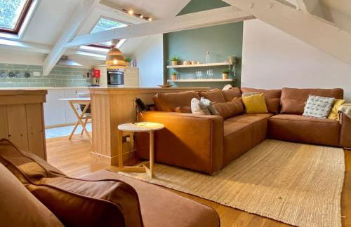 Stylish & Spacious Town Centre Duplex Apartment - Photo 1