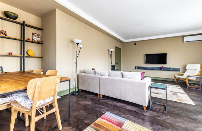 Chic Flat w Balcony BBQ 10 min to Emaar in Uskudar - Foto 14