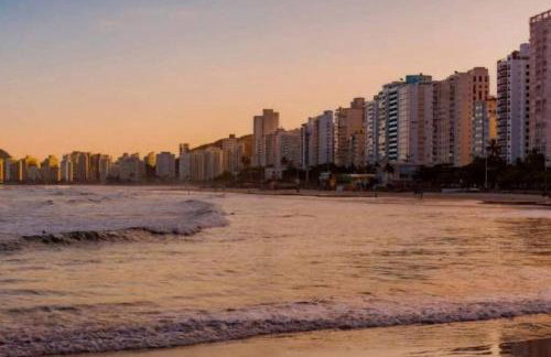 Belo Apto no Gonzaga - uma quadra da praia - Foto 18