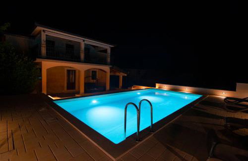 Stone house with 4 bedrooms and beautiful view - Foto 47