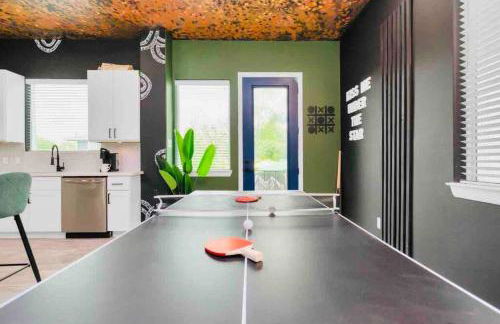 CAMP OUT - Big Backyard - 5mins To Downtown - Foto 19