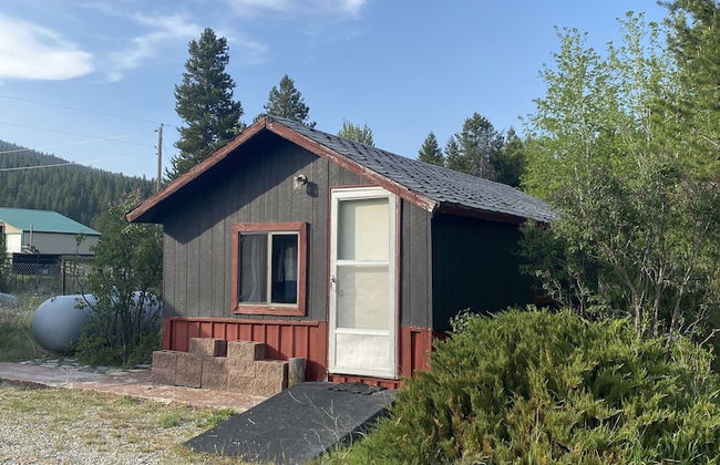 Peaceful Cottage in the Bitterroot - Photo 14