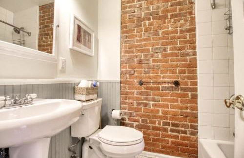 Historic Mountain Loft with GREAT Views - Foto 7