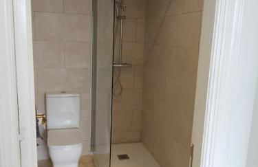 Stylish one bed apartment at Matchroom Country Club - Photo 10