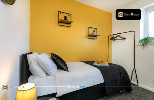 Quick Deals l 5 Bedroom l Sleeps 10 l Parking l Ideal for Groups l Oak Stays Short Lets & Serviced Accommodations - Foto 43