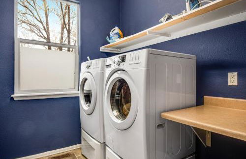 5 bed 4 bath and Pet friendly - Photo 21