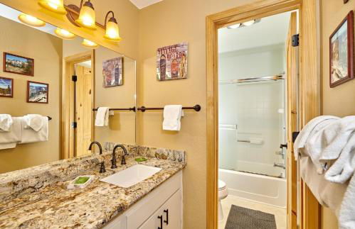 St Anton Courtyard View 2-Bedroom Condos with Pool & Jacuzzi - Foto 19