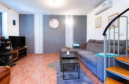 House Poljica with a pool - Foto 6