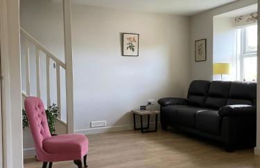 Bryntivy - a cheerful stone cottage close to beach - Foto 7