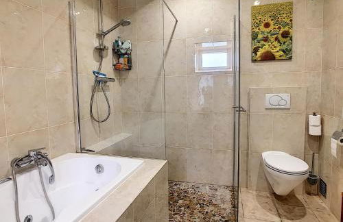 Restored Farmhouse for10 persons with Pool & Airco - Foto 6