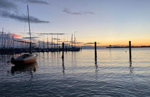 Ferienwohnung Seeblick - exklusive Wohnung in erster Reihe mit Balkon und Seeblick - Photo 16