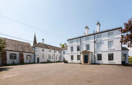 South Wing of Edwinstowe Hall - Foto 1