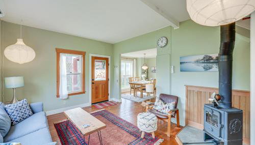 Bright Bellingham Home with Fire Pit 1 Mi to Beach! - Foto 5