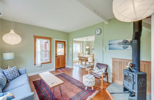 Bright Bellingham Home with Fire Pit 1 Mi to Beach! - Foto 5