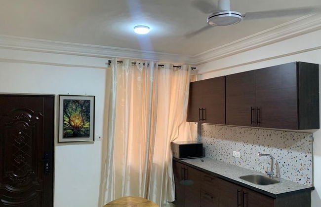 Central Reservations Apartment - Photo 13