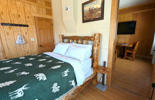 Yellowstone's Treasure Cabins - Foto 104