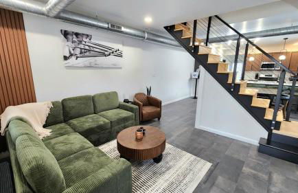 The Row House- Modern, Stylish and Newly Updated! - Foto 1
