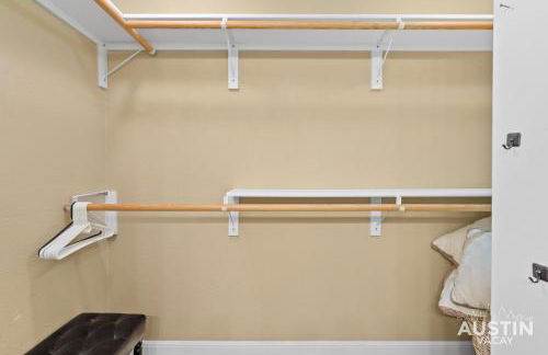 4BR 5BA Lakeway Retreat w Grill Deck and Tennis Courts by Austin Vacay - Foto 35