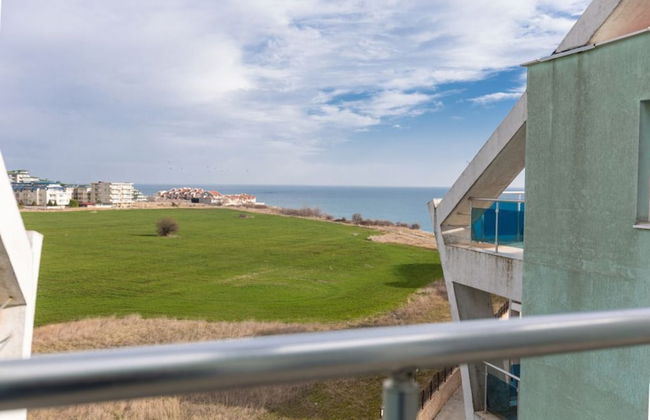 Sea View 1 Bed Apartment With Stunning Ocean Views - Photo 19