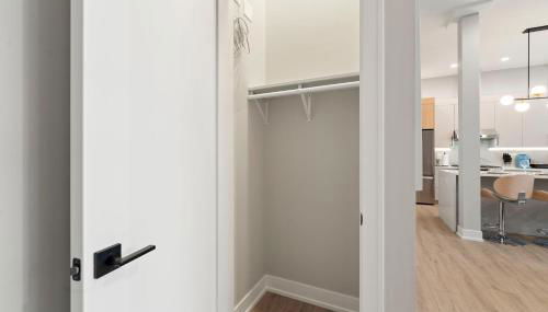 Brand New Building in the Medical District - Foto 2