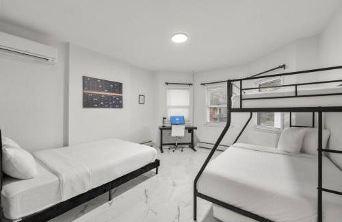 5MIN walk NYC Train Massage Chair Sleeps 12Plus - Foto 2