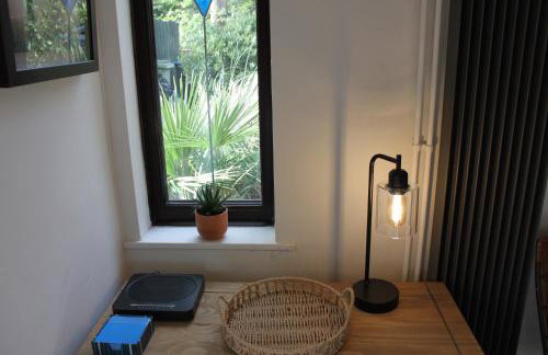 Superb Comfy 2 Bed House, Responsive & Caring Hosts Free WiFi & Parking, Close to MK Centre, Train Station, Santander, Network Rail by Webbhill Stays - Foto 23