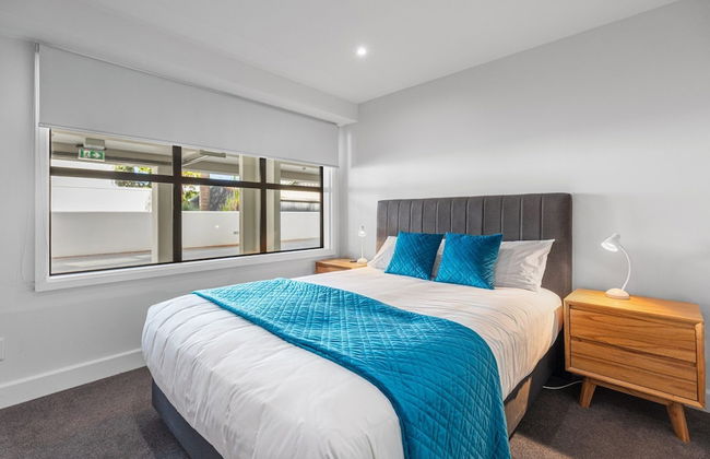 6 on Adams - Foto 24