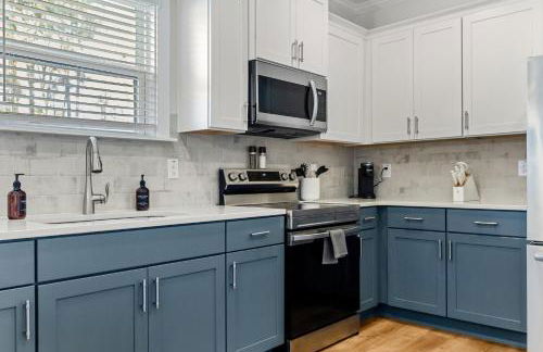 Family-Friendly 4BR with Fenced Yard & Parking - Foto 4