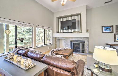 Charming Chester Home with Furnished Porch! - Foto 1