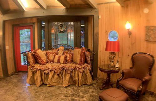 Unique Hobbit House Accommodation with a Private Hot Tub in Shenandoah, Virginia - Foto 20