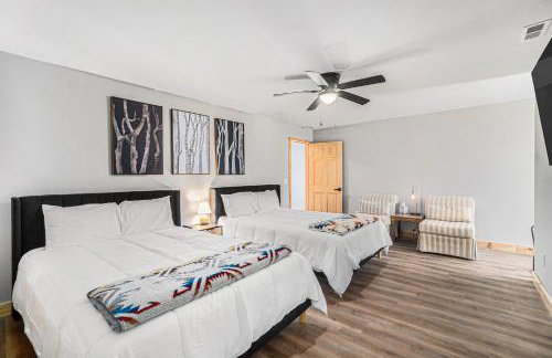 Bowling Alley! Expansive Group Getaway in Lewiston - Foto 26