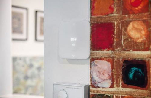 Bright & Stylish 4BR Spot - Close to Downtown Fun - Foto 13