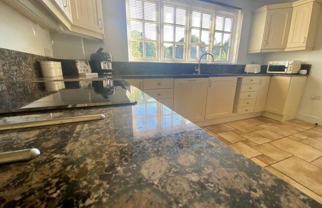 Idyllic Country Retreat With Wow Views & Lush Pool - Foto 21