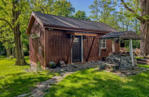 Cozy Cabin Gateway with Pool and Firepit - Foto 12