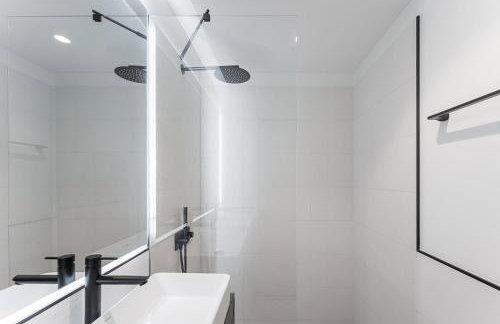 GuestReady - Stylish base steps from attractions - Foto 25