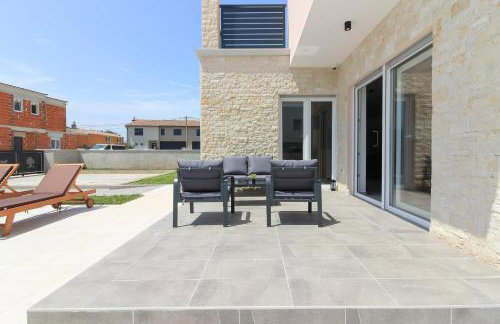 New modern villa Gogo with private pool near the beach and town of Pula by WiiBuk - Foto 42