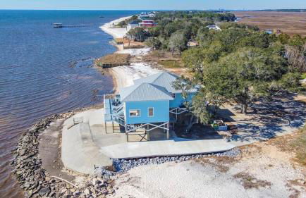 Private Waterfront Beach House with Fire-pit - Foto 52