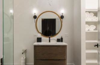 Luxury Gold Coast Penthouse with Deck & Views - Photo 46