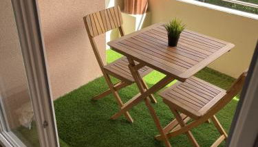 Charmant T2 Piscine Golf de Seilh - Photo 5