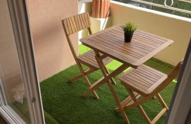 Charmant T2 Piscine Golf de Seilh - Photo 5