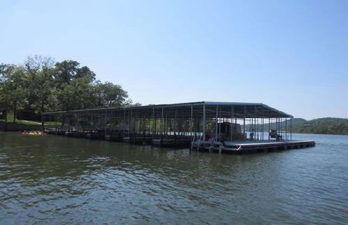 Chalets Resort Luxury Lakefront Villa Amazing View 2 Pools Free Amenities Dock - Foto 5